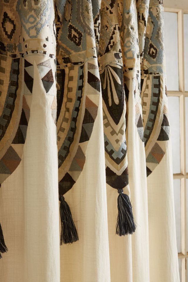 Mariana Curtain #3
