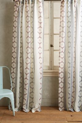 Falling Circles Curtain