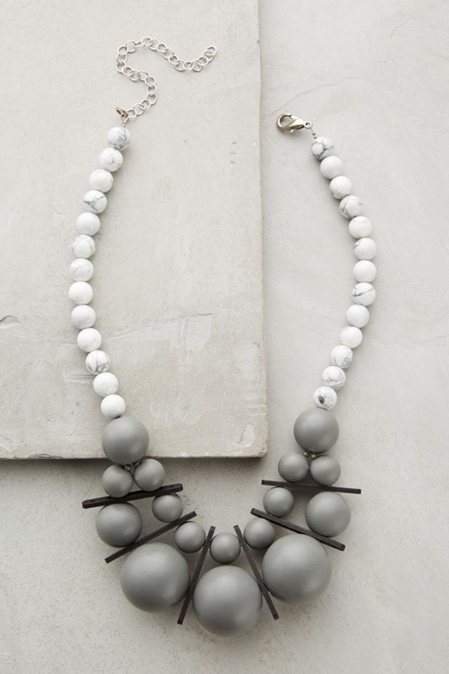 Museu Bib Necklace
