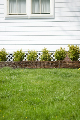 Woven Willow Border Fence Set - Thumbnail 3