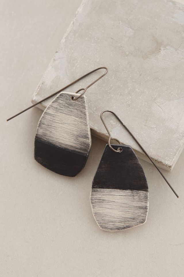 Chiseled Charcoal Drops