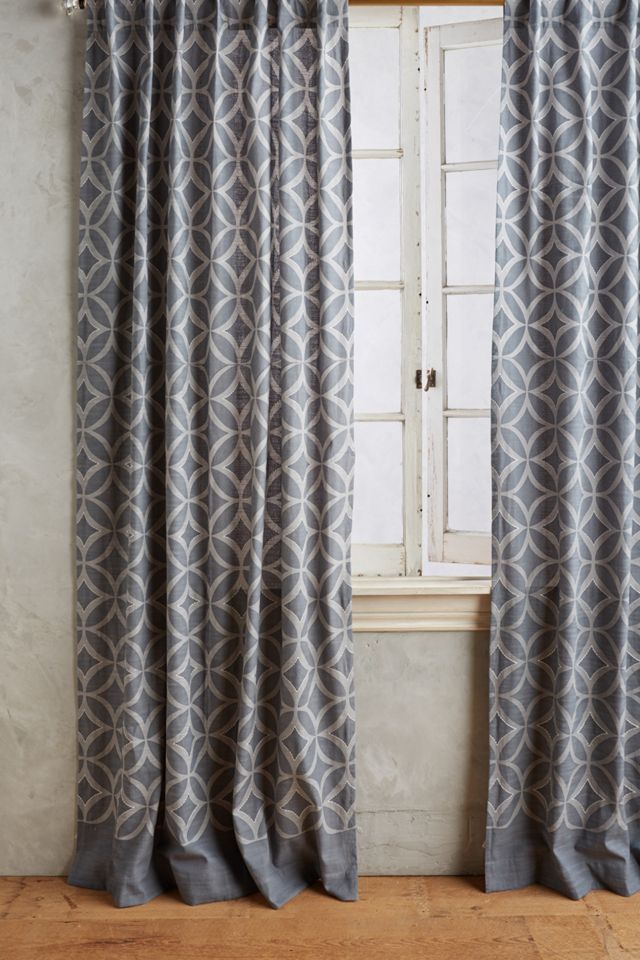 Concave Diamonds Curtain