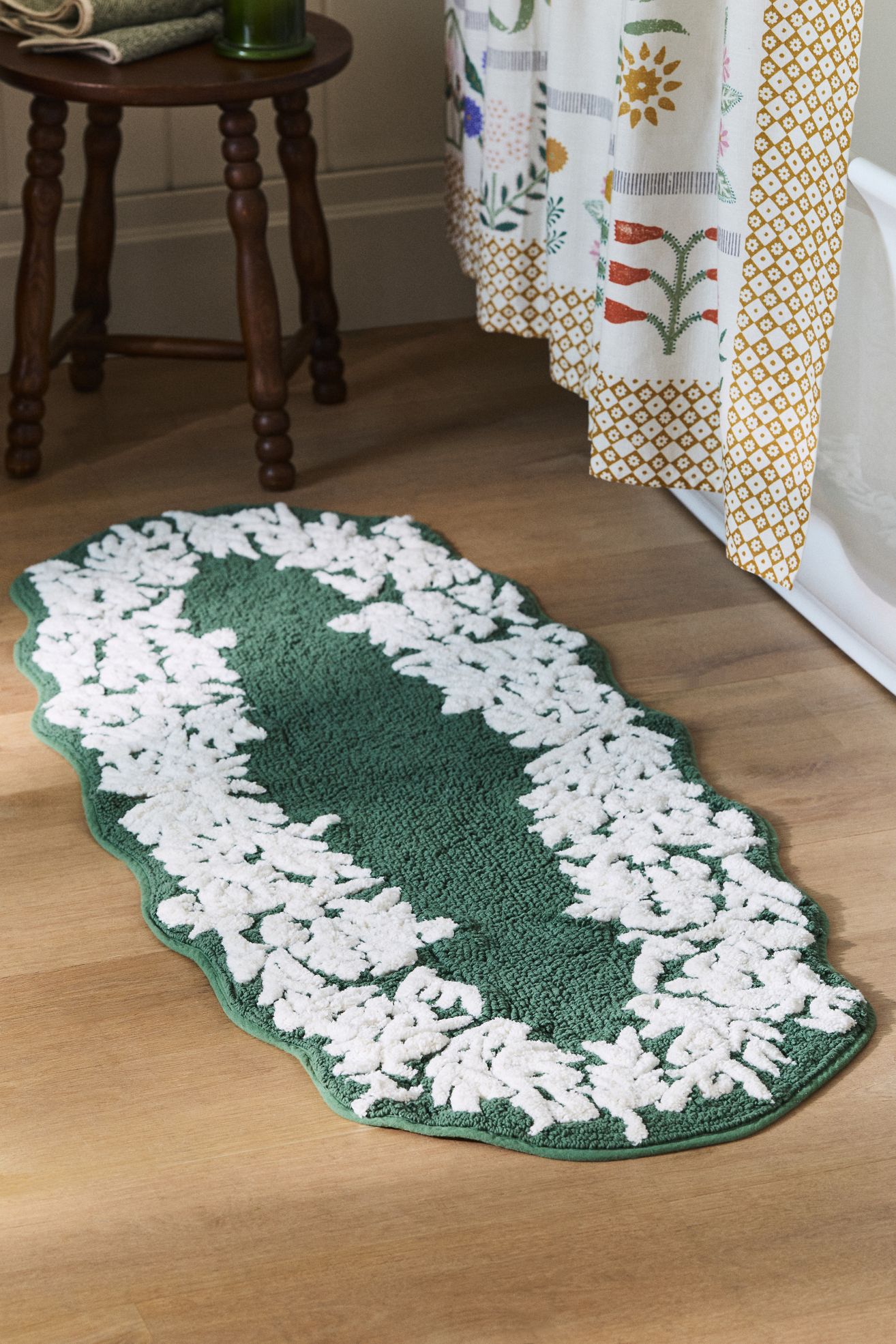 Geraldine Tufted Cotton Bath Mat - Green, L