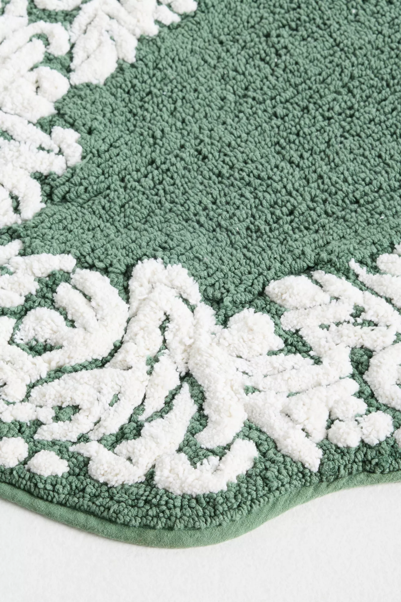 Geraldine Tufted Cotton Bath Mat - thumbnail 8