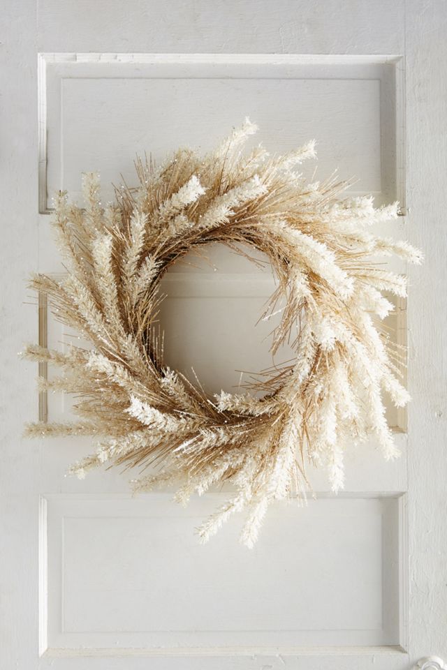 Bottlebrush Pine Wreath