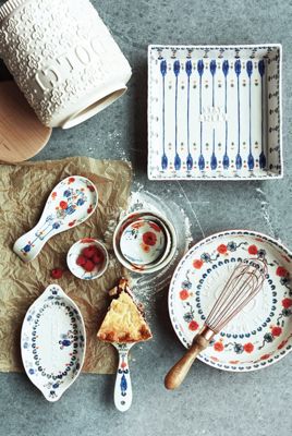 Handpainted Lucerne Pie Dish