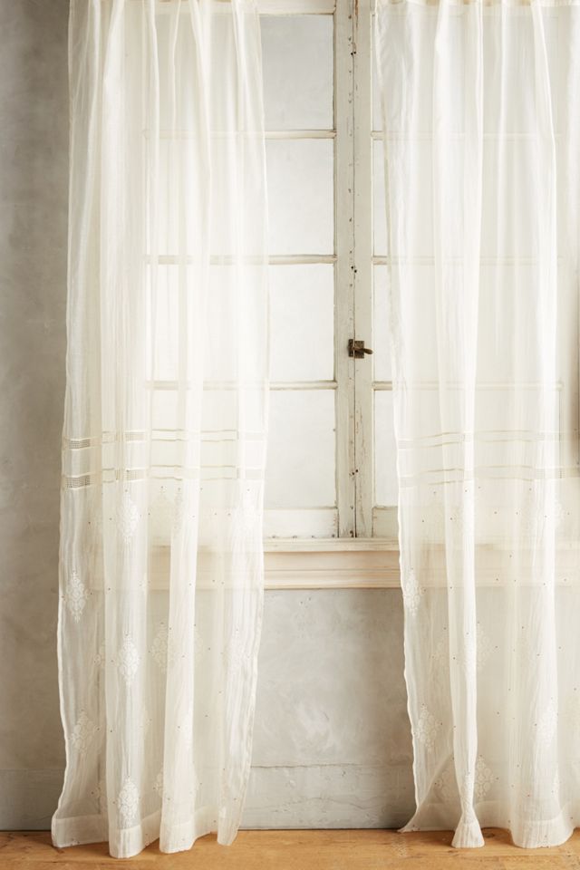 Consiglia Curtain