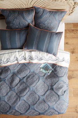 Peonia Coverlet