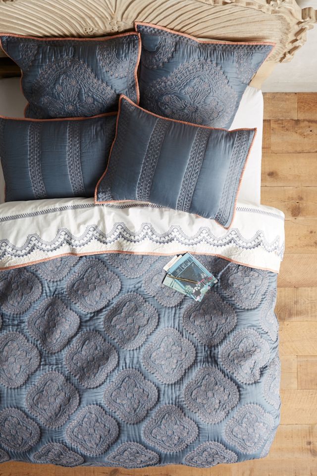 Peonia Coverlet