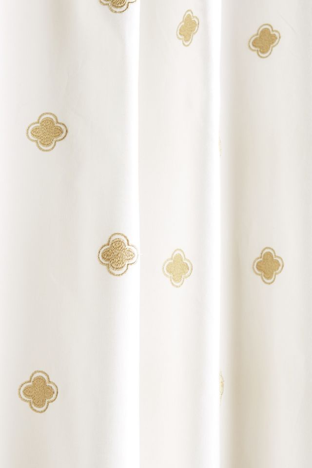 Hallina Diamonds Curtain #1