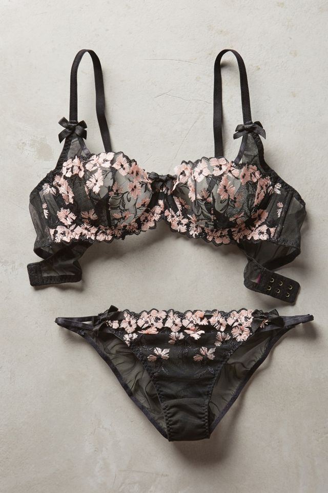L'Agent Kaity Bikini #1