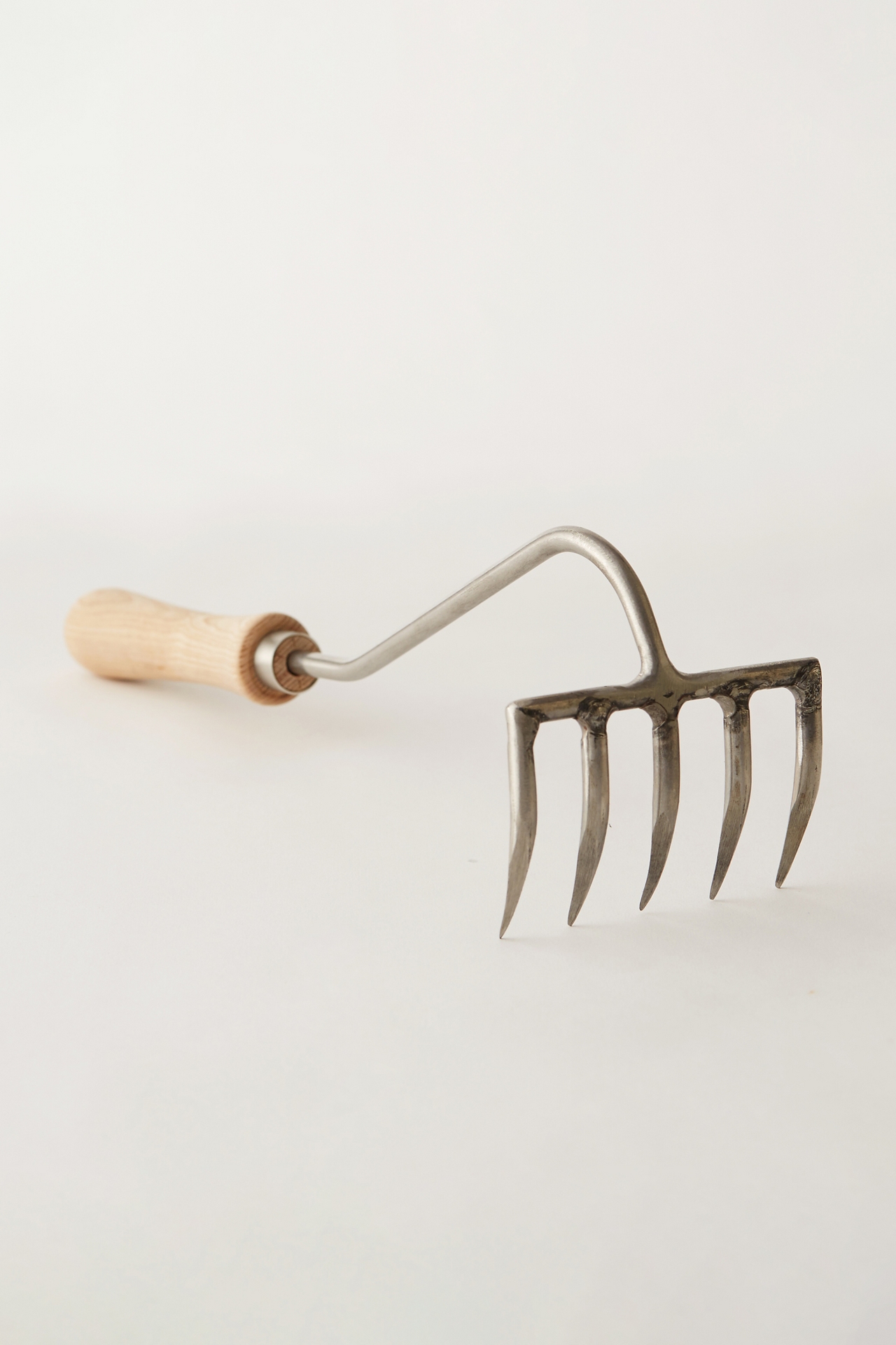 Sneeboer 5-Tine Hand Garden Rake