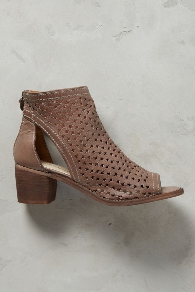 Kelsi Dagger Brooklyn Gateway Shooties #1