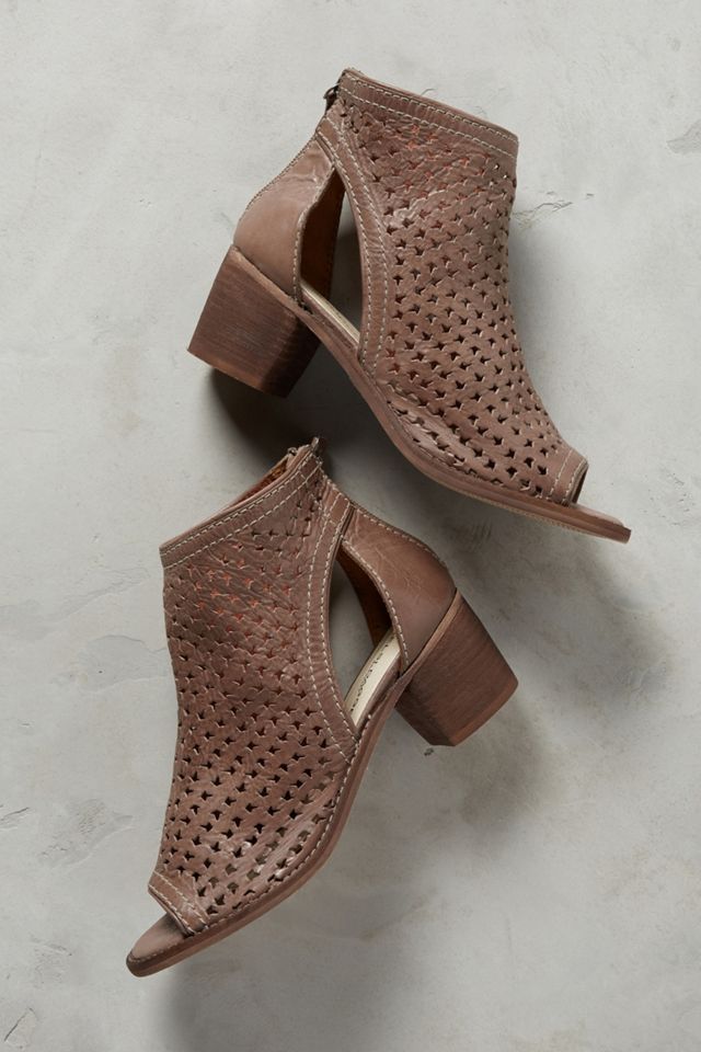 Kelsi Dagger Brooklyn Gateway Shooties