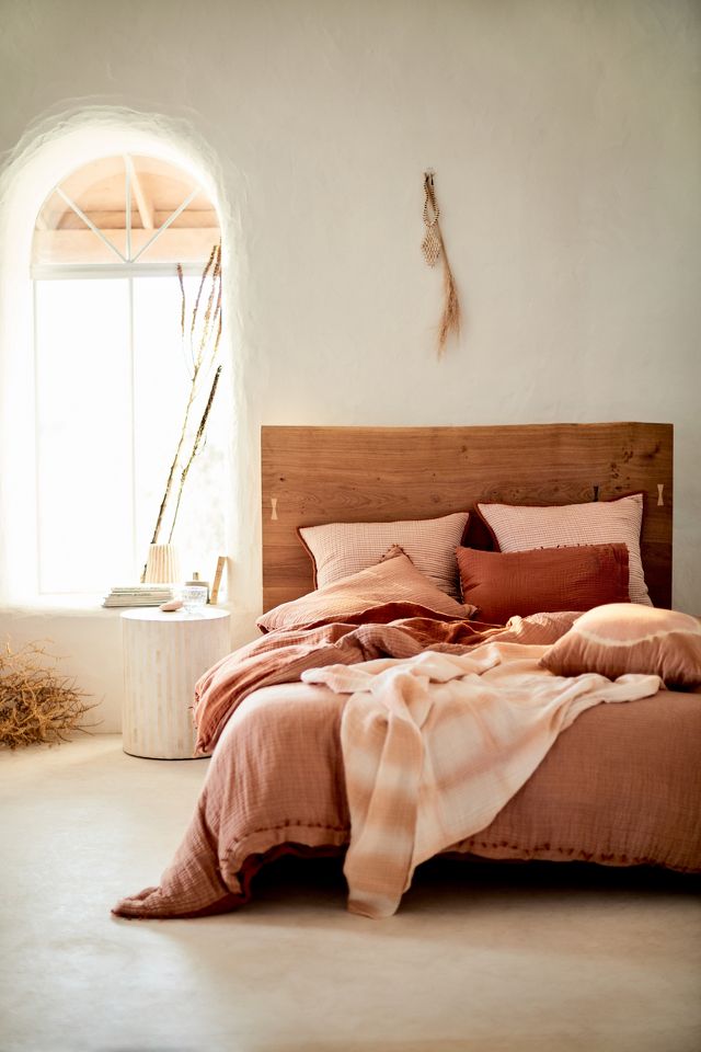 Anthropologie deals prana bed