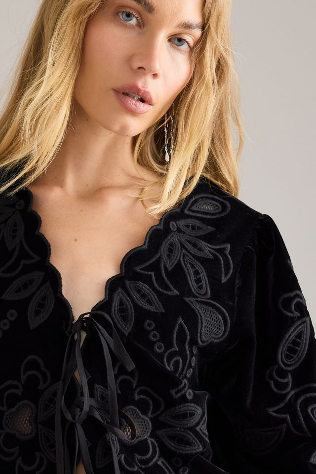 By Anthropologie Top de Terciopelo con Bordado y Lazo Frontal #4