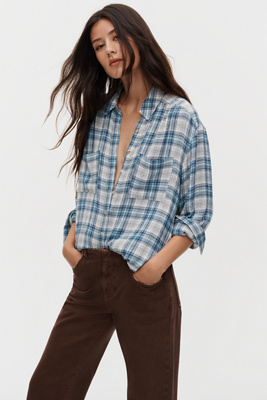sweater over dress shirt Merino Wool Quarter-Zip Dark Navy oversized shirt in a cotton weave with a collar Layering is easy and good