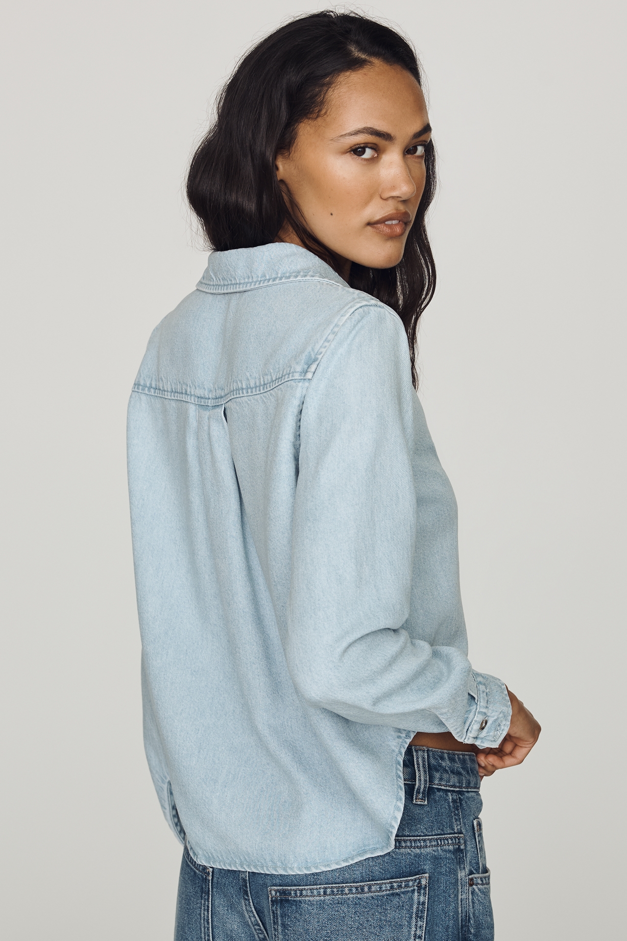 Cloth & Stone Cropped Denim Buttondown Shirt