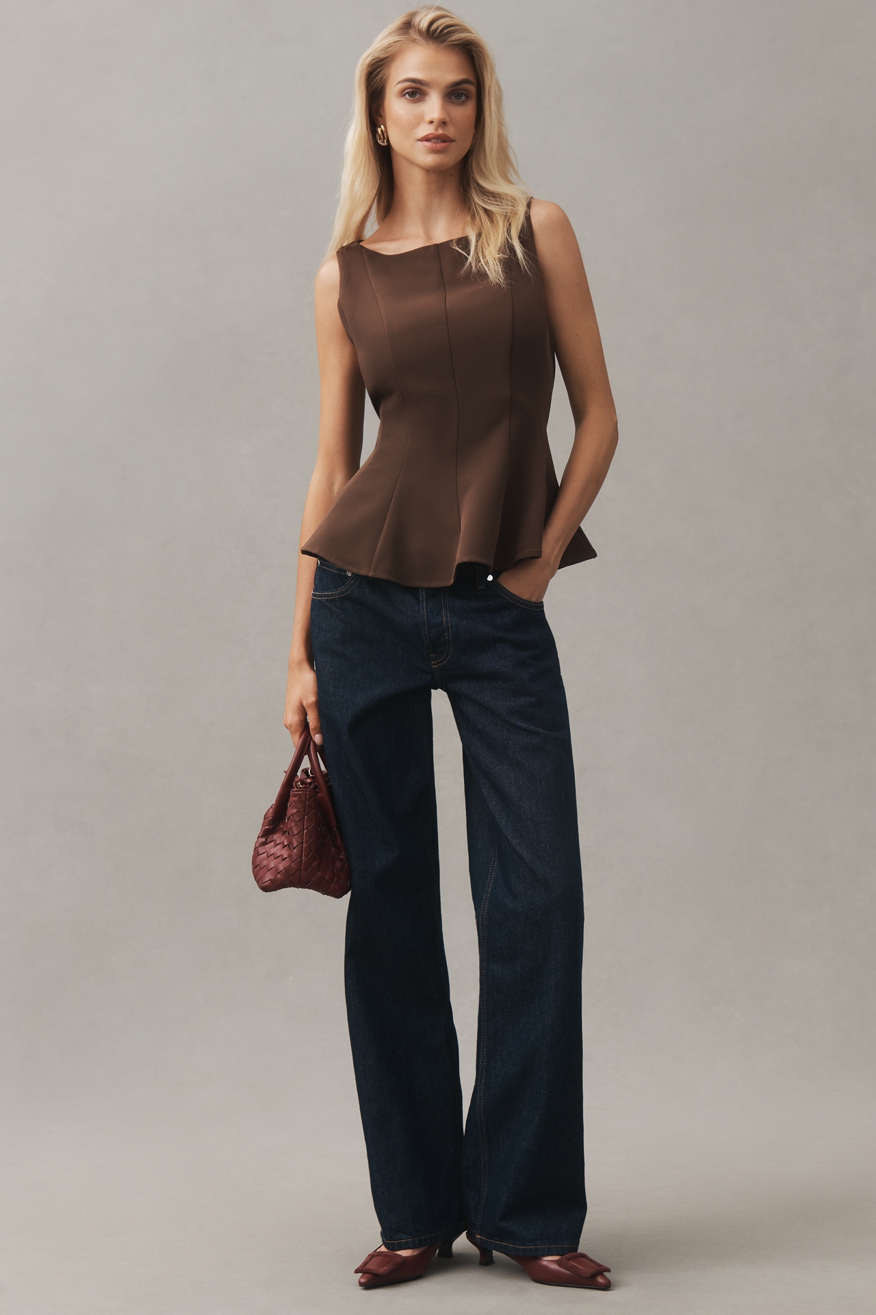En Elly Sleeveless Waisted Top