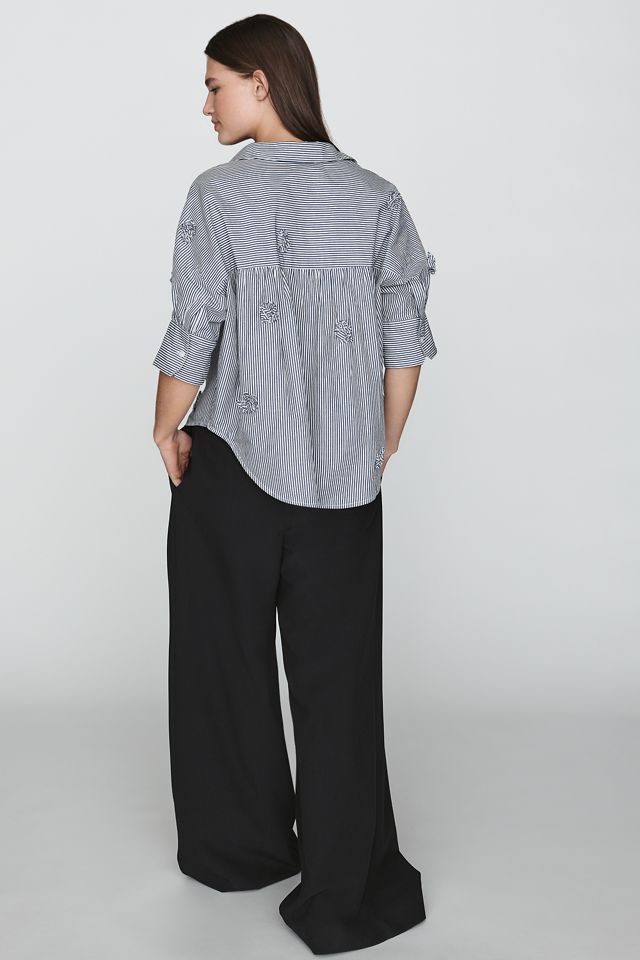 Camicia Oxford Squadrata Mabel con Fiore 3D di Maeve #1
