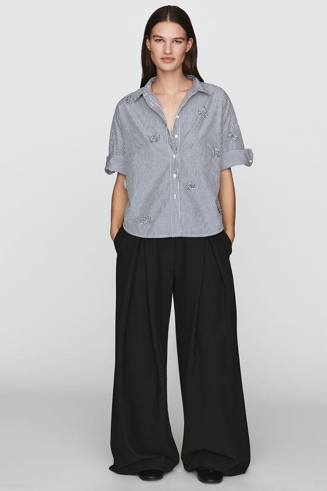 Camicia Oxford Squadrata Mabel con Fiore 3D di Maeve #3