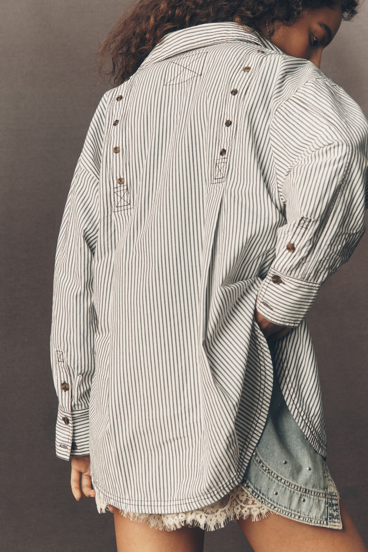 Pilcro Long-Sleeve Reworked Buttondown Top