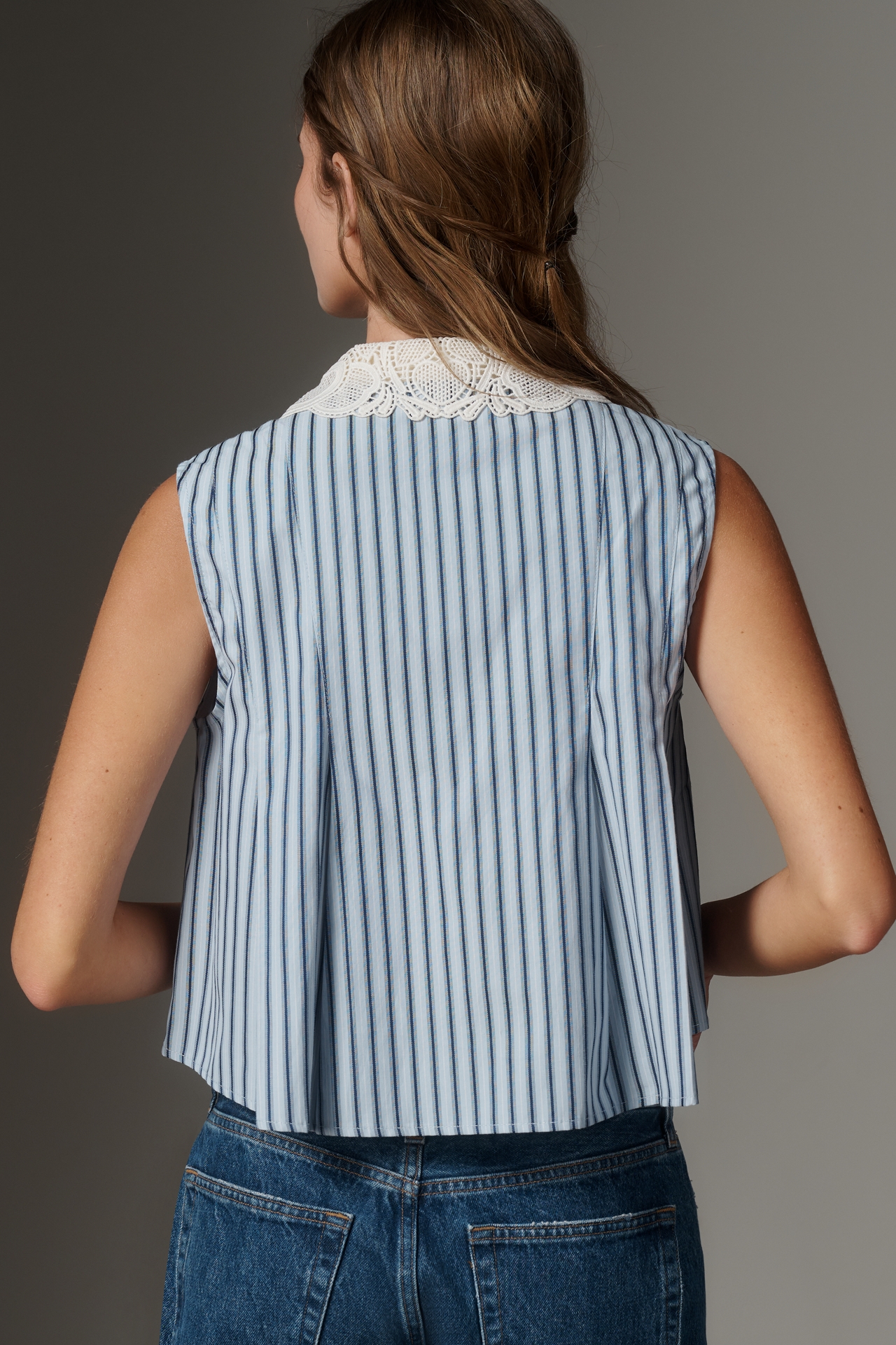 En Saison Clara Sleeveless Collared Top