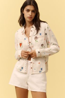 Chemise boutonnée brodée Icon en White taille: XS chez Anthropologie - Pilcro - Modalova