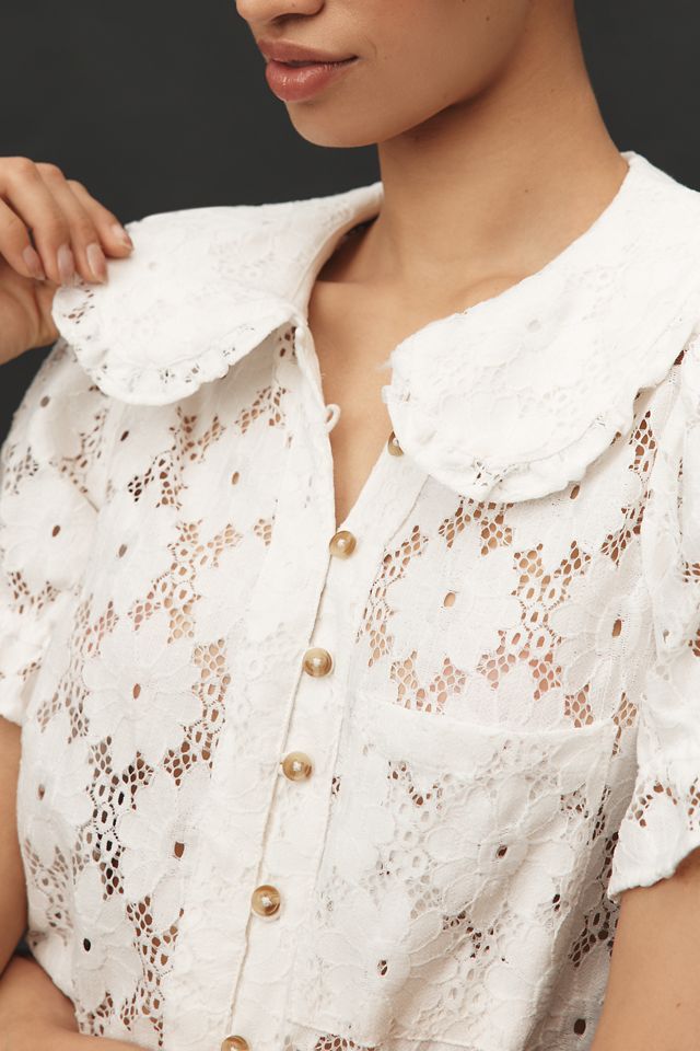 La Blusa Keira con Cuello y Botones de Pilcro: Edición de Encaje #3