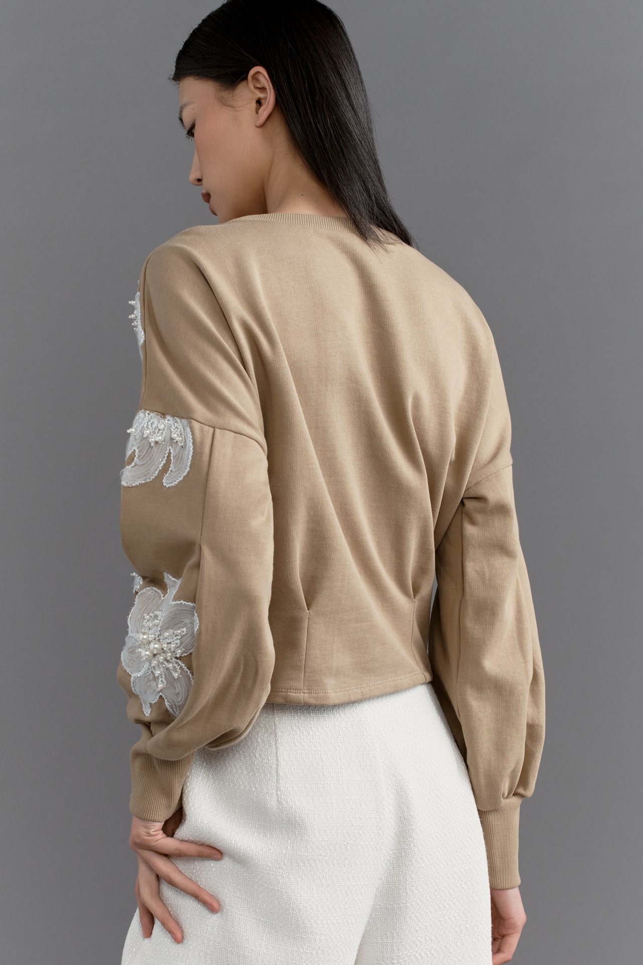 Ollari Deco Floral Embellished Pullover