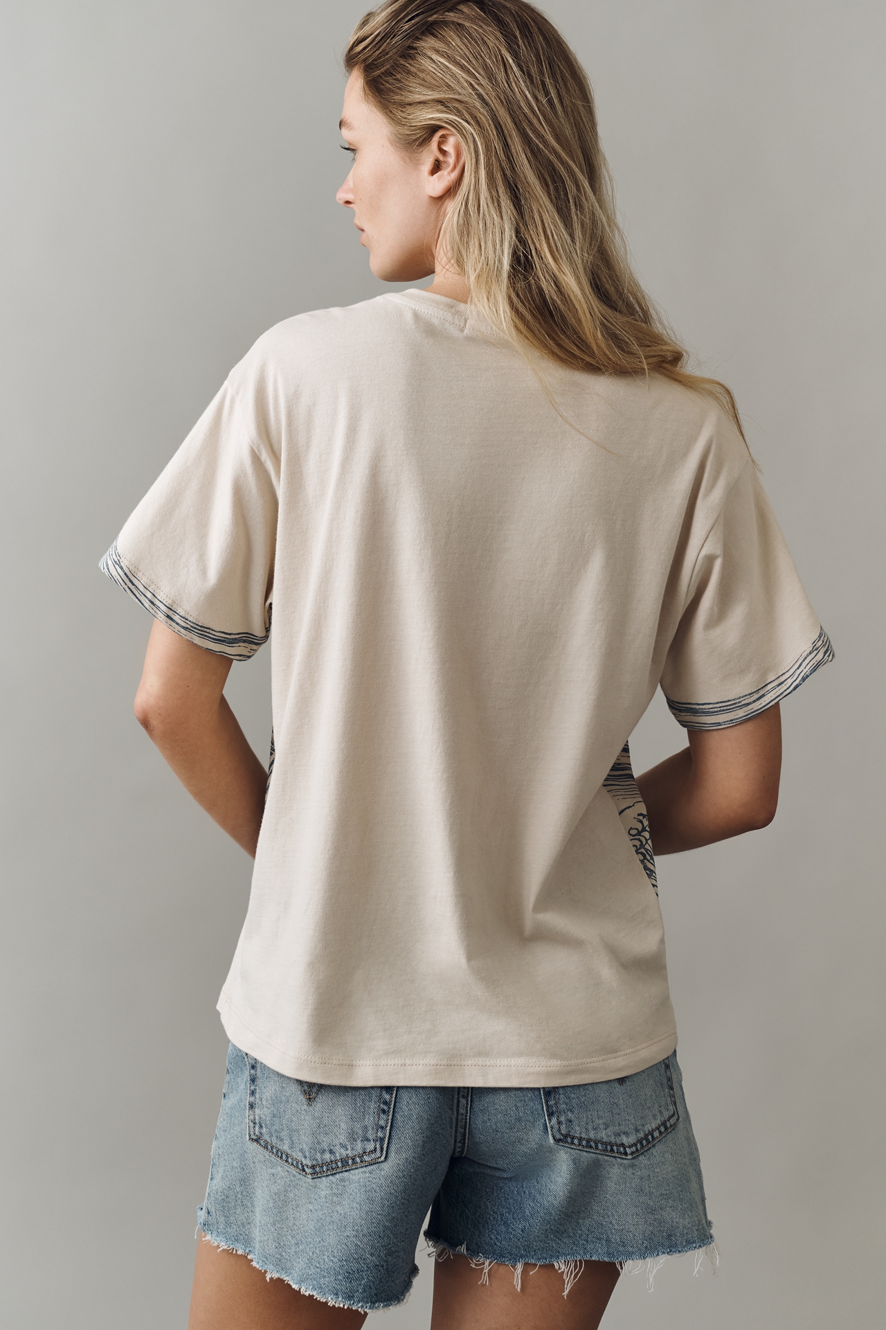 Letluv Wave Graphic Tee
