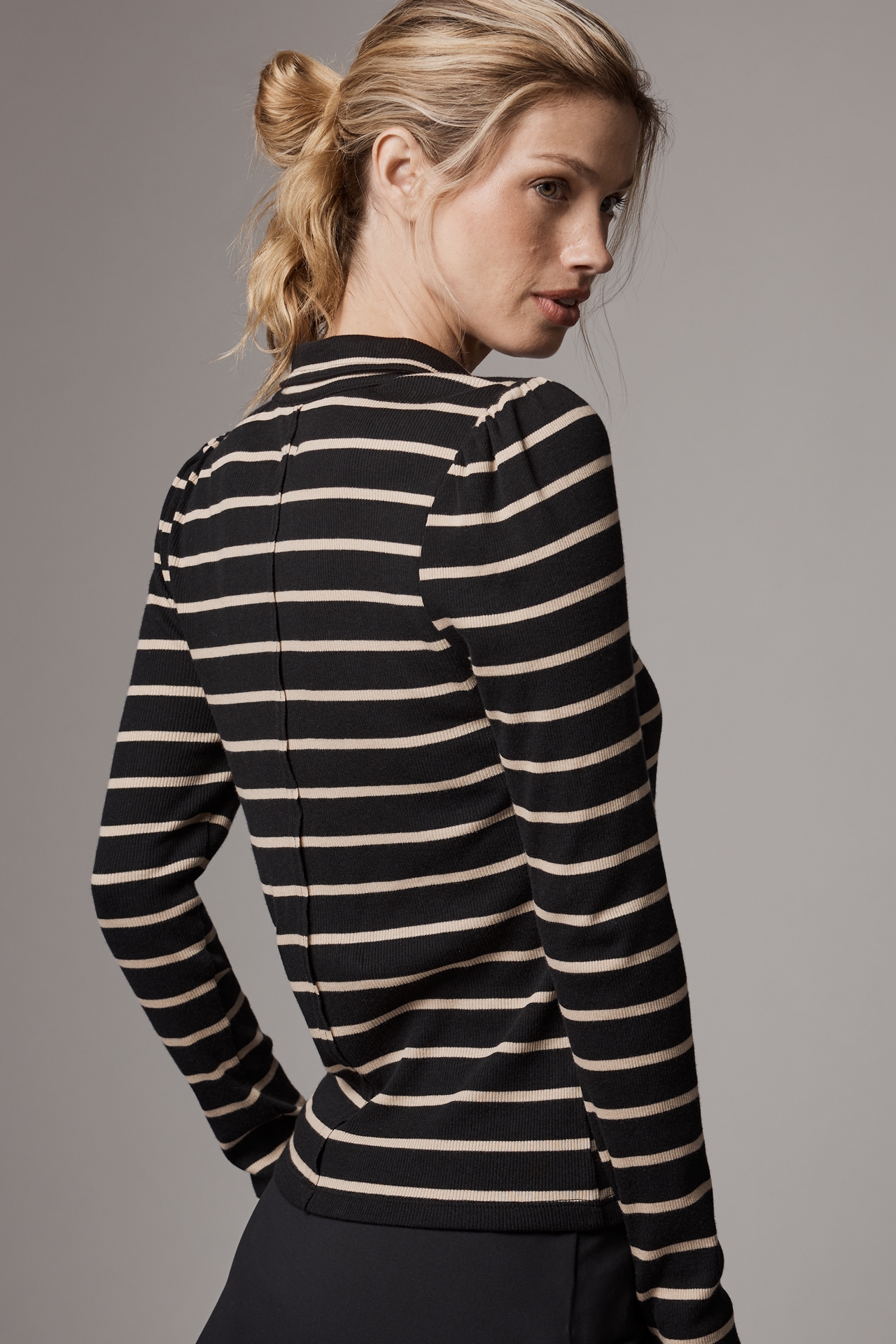 Pilcro Slim Buttondown Long-Sleeve Top