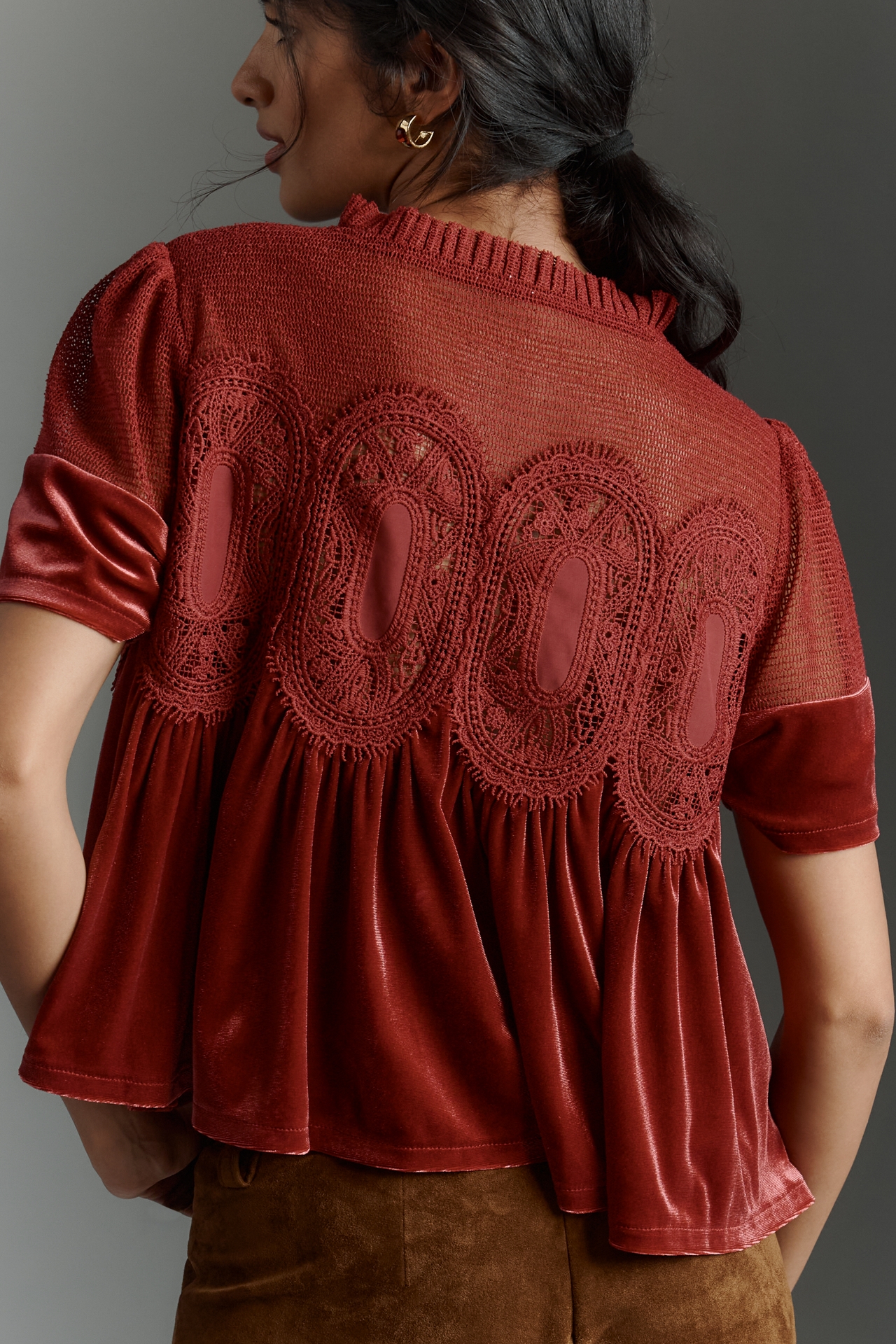 En Elly Velvet Scallop Top