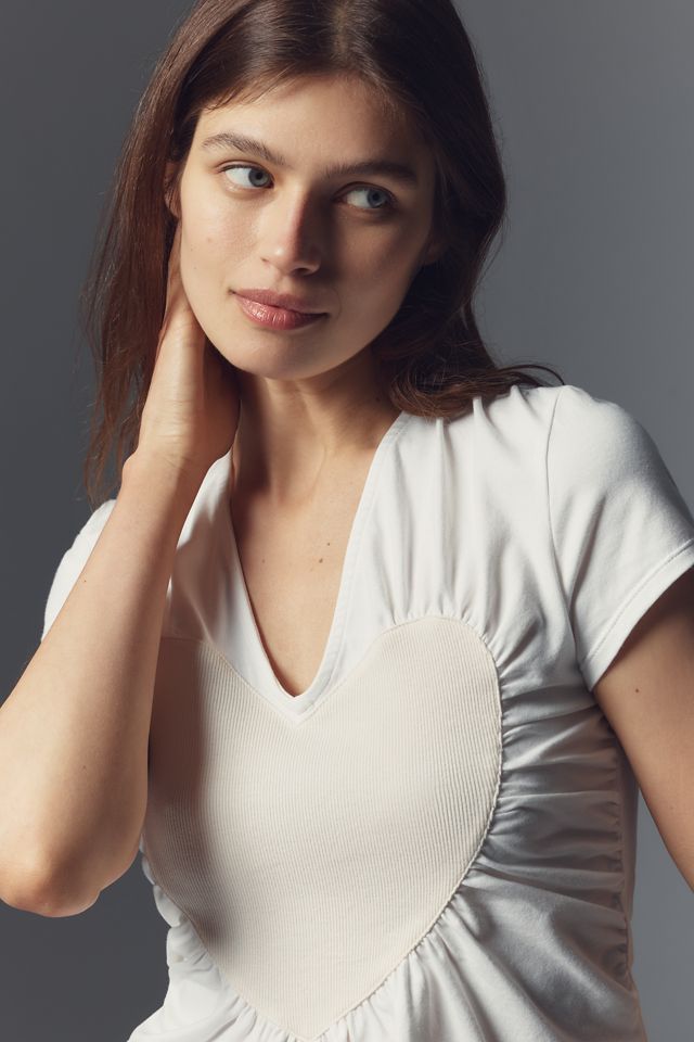 T-shirt à encolure en V Maeve avec cœur décoré #3