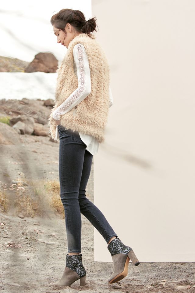 Lace-Line Tee #4