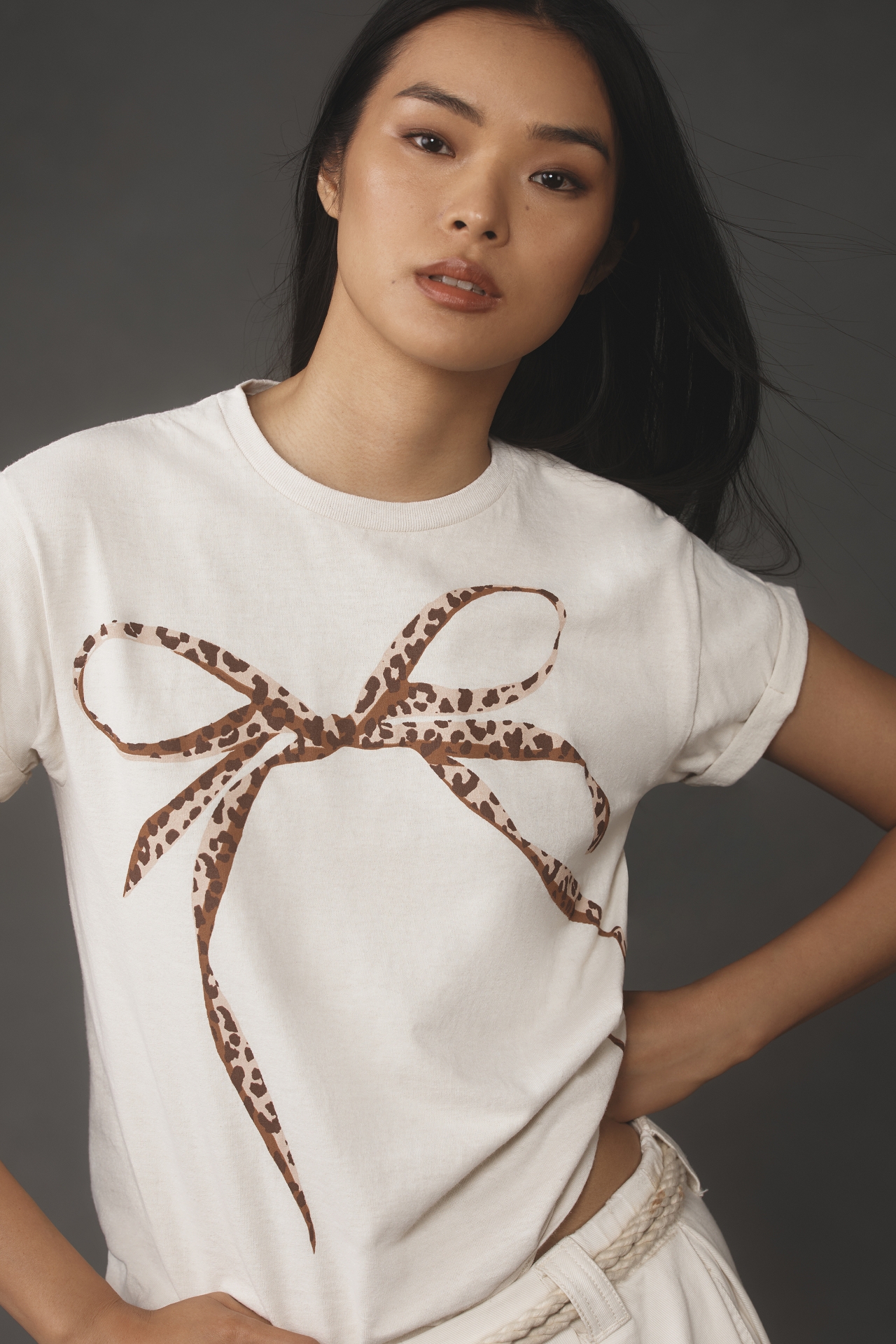 Post Fashion Leopard Bow Graphic Tee