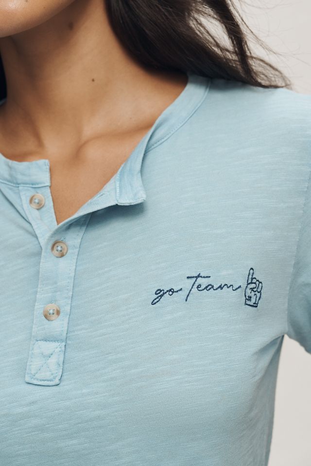 Camiseta Henley con Bordado de Icono Pilcro #3
