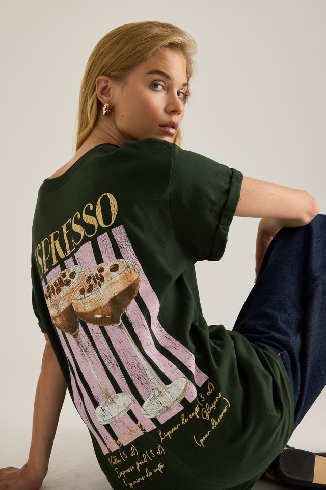 By Anthropologie Camiseta Gráfica Boyfriend Espresso Martini #1