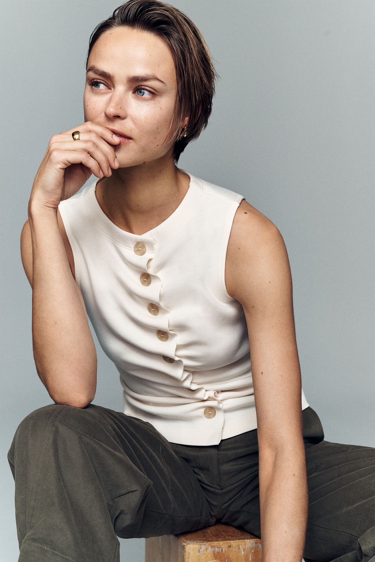 By Anthropologie Ruched Sleeveless Buttondown Top