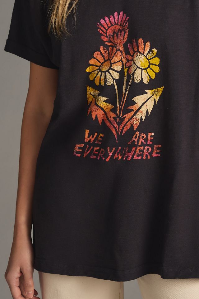 T-shirt boyfriend graphique We Are Everywhere Lane Lloyd #1