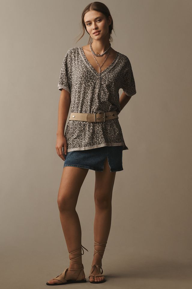 La Camiseta Perfecta de Algodón Slub Oversized Jordyn de Pilcro: Edición Cuello en V #1