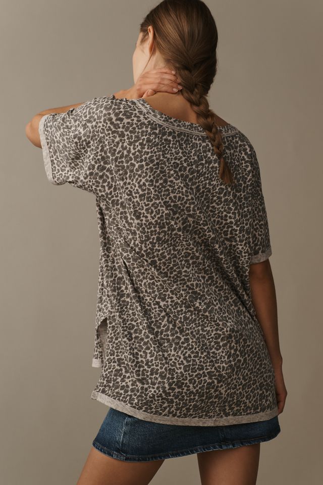 La Camiseta Perfecta de Algodón Slub Oversized Jordyn de Pilcro: Edición Cuello en V #2