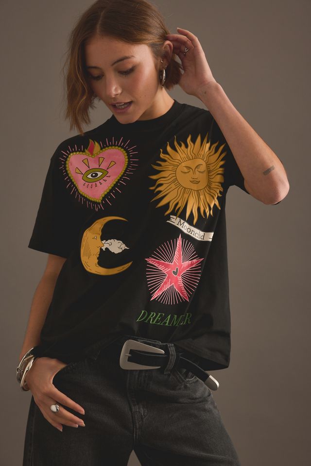 Camiseta Mística Never Fully Dressed #5