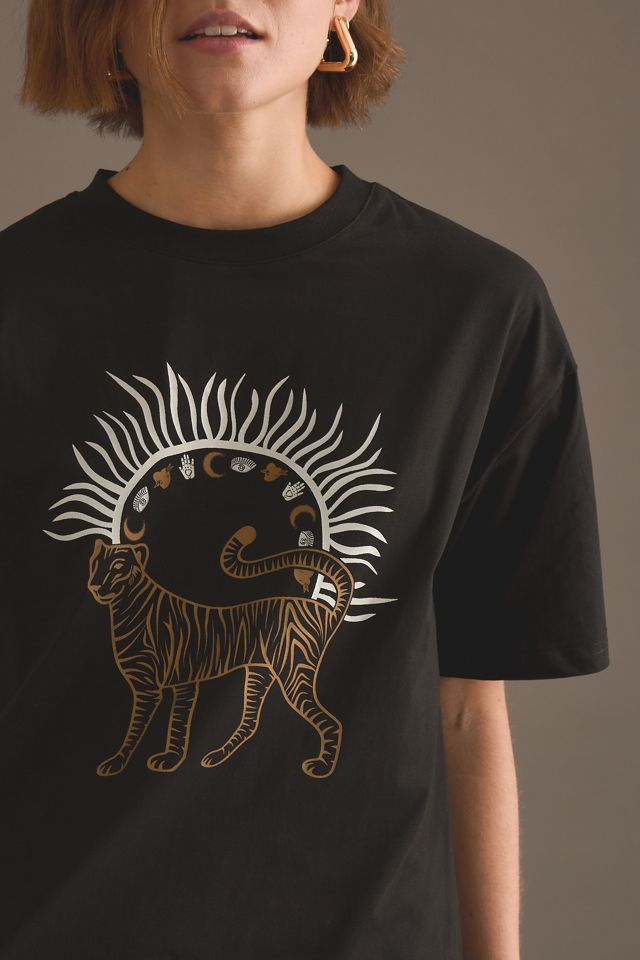 Camiseta Never Fully Dressed Tiger Sun #4