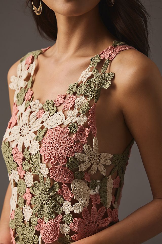 crochet knit flower top. summer outfit ideas. summer wardrobe staples. romantic summer outfit ideas date night. 