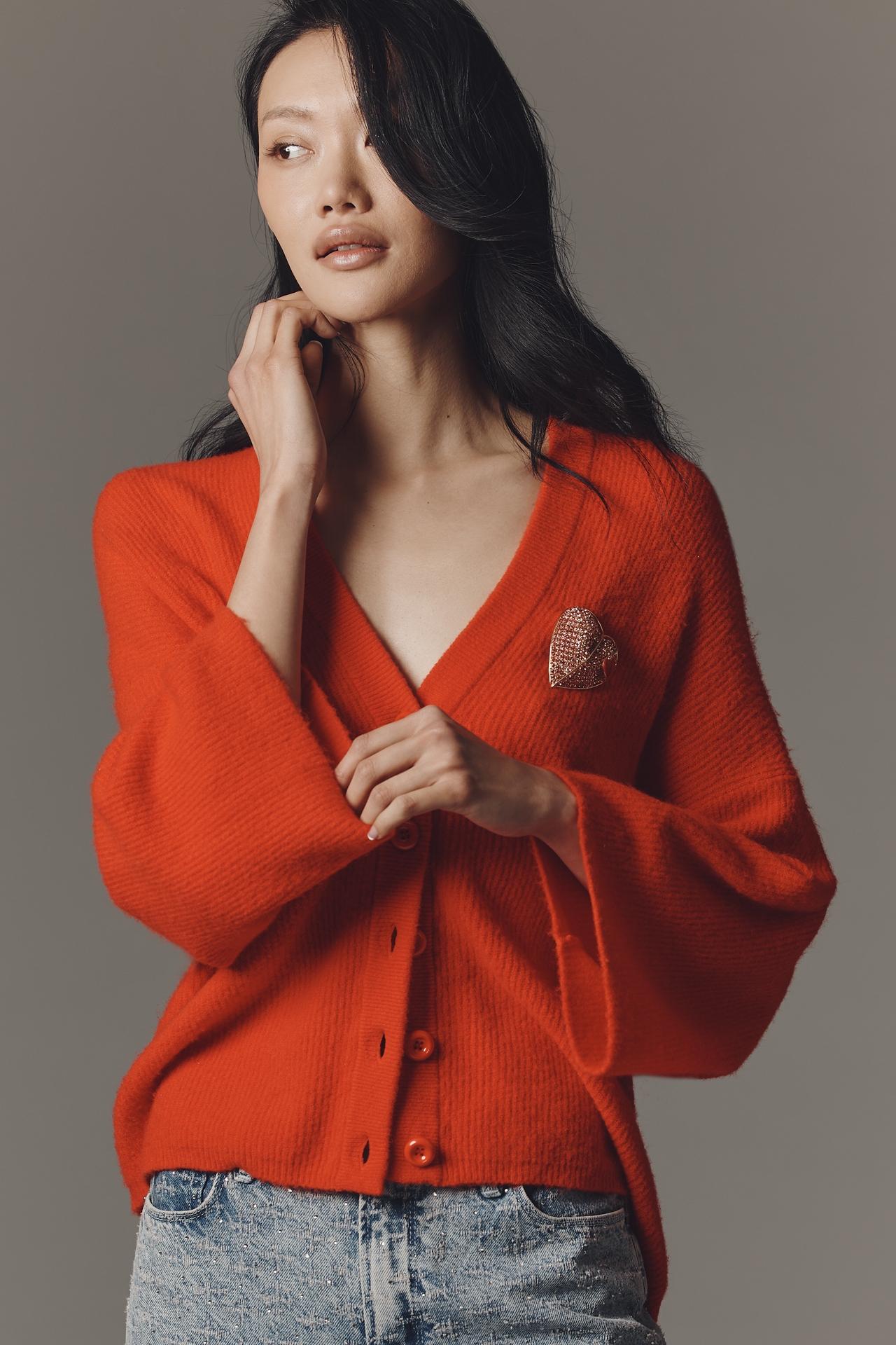 American Vintage V-Neck Cropped Cardigan Sweater