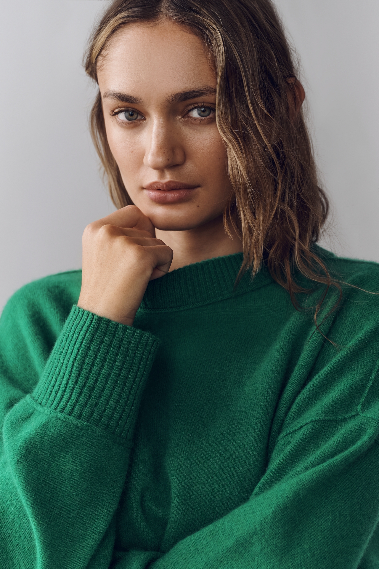 Goldie Cashmere Long-Sleeve Crew-Neck Sweater