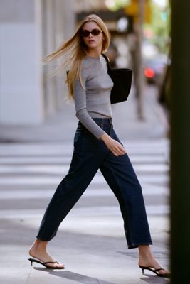 Maeve Markie Fine-Gauge Cashmere Long Sleeve Sweater
