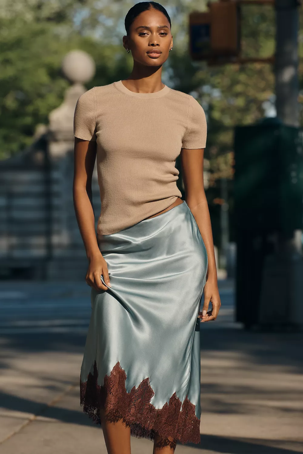 Maeve Markie Fine-Gauge Cashmere Short Sleeve Sweater