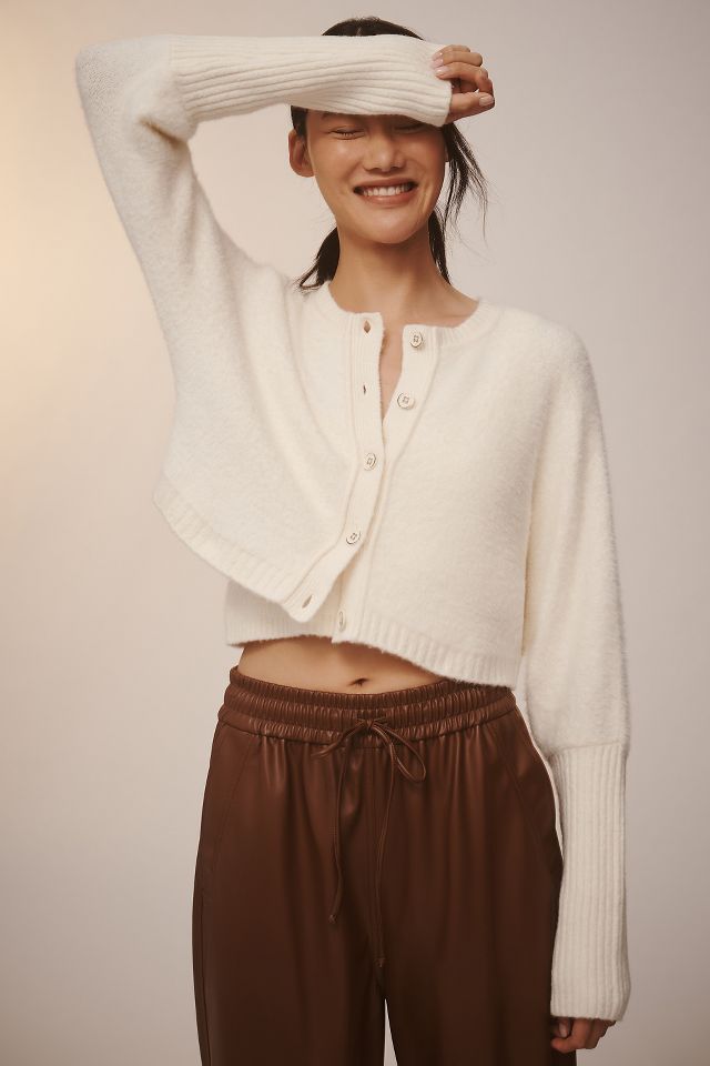 Cropped fitted cardigan hotsell